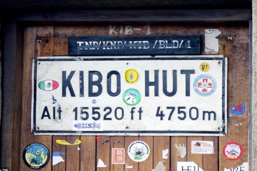 Kibo Hut- Schild; © Kibo Hut
